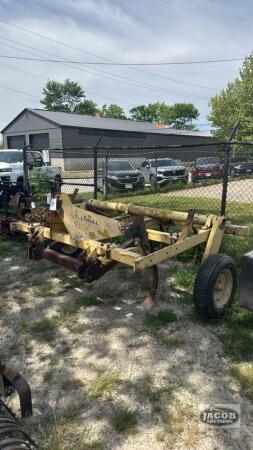 LANDOLL 3PTH 8FT 7-SHANK CHISEL PLOW