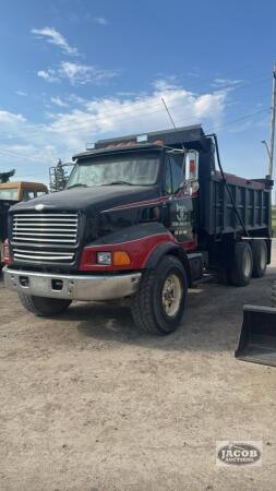 1998 FORD LOUISVILLE TANDEM DUMP TRUCK