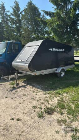 TRITON ALUMINUM ENCLOSED SNOWMOBILE TRAILER