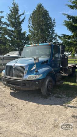INTERNATIONAL 4200 SINGLE AXLE DIESEL TRUCK
