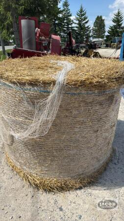 25-4X5 ROUND BALES OF STRAW