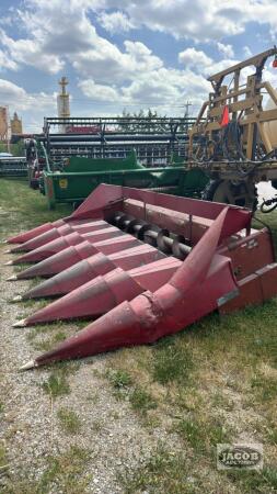 INTERNATIONAL 863 6 ROW CORN HEAD