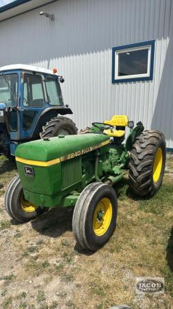 JOHN DEERE 2240 DIESEL TRACTOR