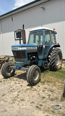 FORD 6700 DIESEL TRACTOR WITH DUALS