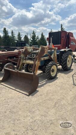 UNIVERSAL 550 DIESEL MFWD TRACTOR