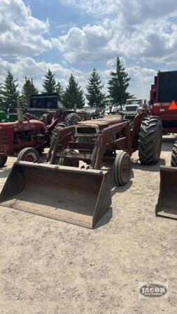 WHITE 1370 DIESEL TRACTOR WITH LOADER