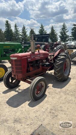 MCCORMICK W4 STANDARD GAS TRACTOR