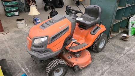 Husqvarna YTH 21K42 Riding Mower