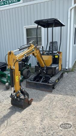 CFG INDUSTRIAL H12R GAS MINI EXCAVATOR