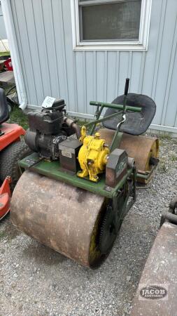 BRUTUS SELF PROPELLED RIDE ON 24IN LAWN ROLLER