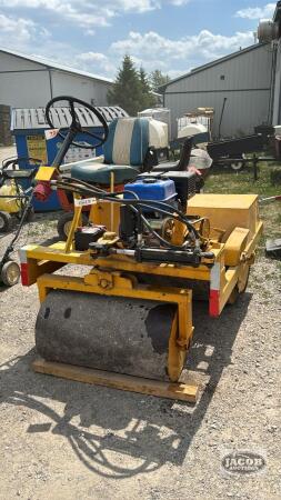 SELF PROPELLED 42IN RIDE ON LAWN ROLLER