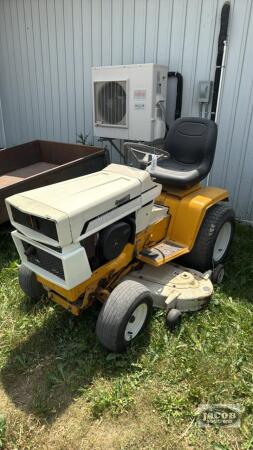 INTERNATIONAL CUB CADET 1250 RIDING MOWER