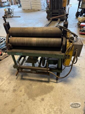 OFFSITE: 36IN 3-DRUM 3 PHASE METAL ROLLER