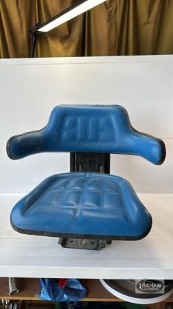 FORD TRACTOR SEAT