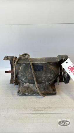 RAM BENCH GRINDER WITH 1/2HP MOTOR