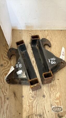 PAIR OF ALO LOADER BRACKETS
