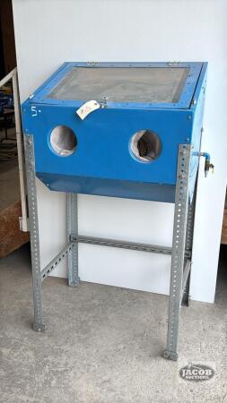 SAND BLASTING CABINET- LIGHT NOT WORKING