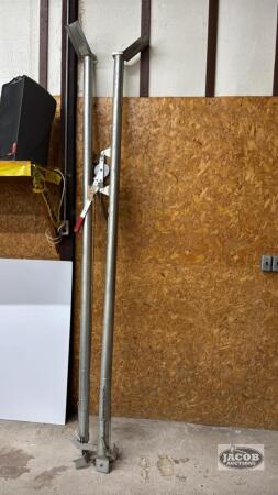 PAIR OF PROCTOR WALL JACKS