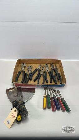 HAND TOOL LOT