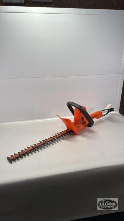 BLACK AND DECKER 16IN ELECTRIC HEDGE TRIMMER