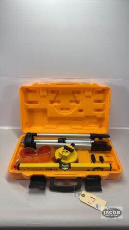 JOHNSON LEVEL AND TRI POD