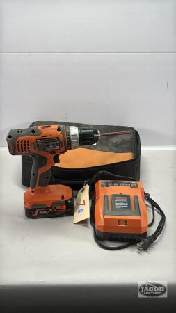 RIDGID 18VOLT DRILL WITH ONE BATTERY AND CHARGER