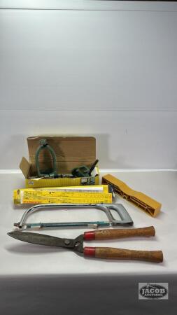 TOOL LOT