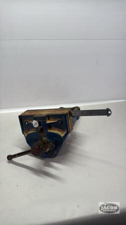 7IN RECORD WOOD VISE