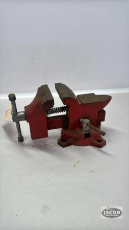 3 1/2IN SWIVEL BENCH VISE