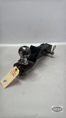 2IN TRAILER HITCH RECIEVER WITH A 2 5/16IN BALL