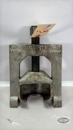 TIGER TOOL U JOINT PULLER