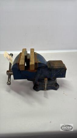 4IN SWIVEL BENCH VISE