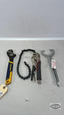 TOOL LOT
