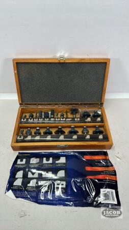 MASTERCRAFT ROUTER BIT SET IN WOODEN CASE