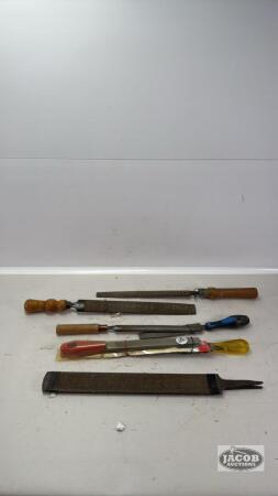 ASSORTED LOT OF FINE AND COARSE HAND FILES