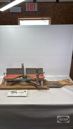 MITRE BOX WITH SAW