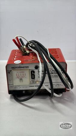 MOTOMASTER 6/12VOLT CHARGER