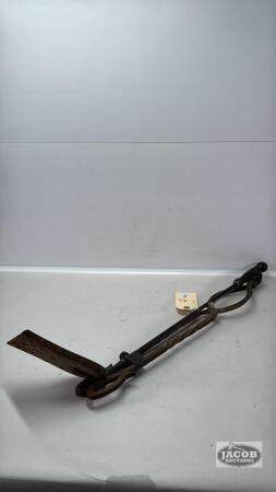 (2) PIECE FIREPLACE TOOL KIT