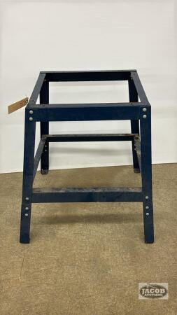 MASTERCRAFT METAL WORK STAND WITH NO TOP