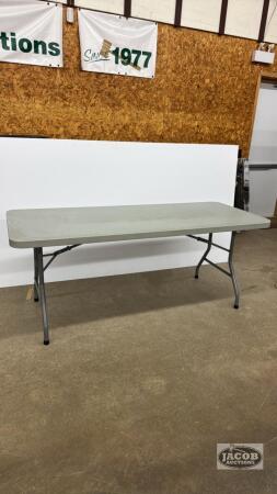 6FT PLASTIC TABLE