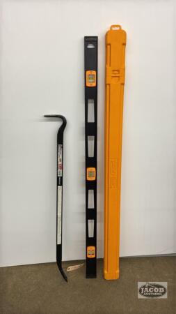 36IN PRY BAR AND A 48IN JOHNSON LEVEL WITH CASE