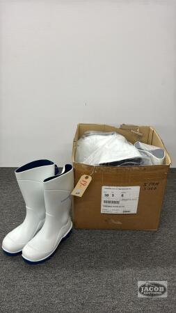 (5) PAIRS OF SIZE 6 TORENNA RUBBER BOOTS
