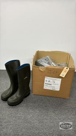 (3) PAIRS OF SIZE 7 1/2 TORENNA RUBBER BOOTS