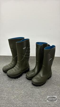 (2) PAIRS OF SIZE 7 1/2 TORENNA RUBBER BOOTS