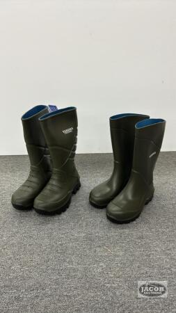 (2) PAIRS OF SIZE 7 1/2 TORENNA RUBBER BOOTS