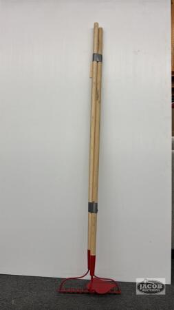 GARDEN RAKE AND HOE