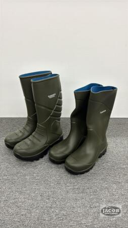 (2) PAIRS OF SIZE 11 1/2 TORENNA RUBBER BOOTS