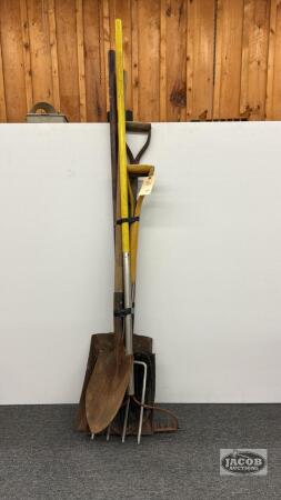 GARDEN TOOL LOT