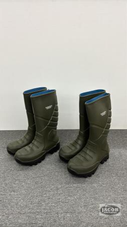 (2) PAIRS OF SIZE 13 THERMAL TORENNA RUBBER BOOTS