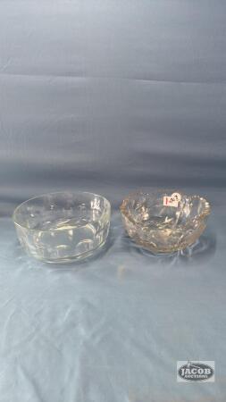 (2) GLASS BOWLS LARGEST IS 8.5IN WIDE X 4IN TALL